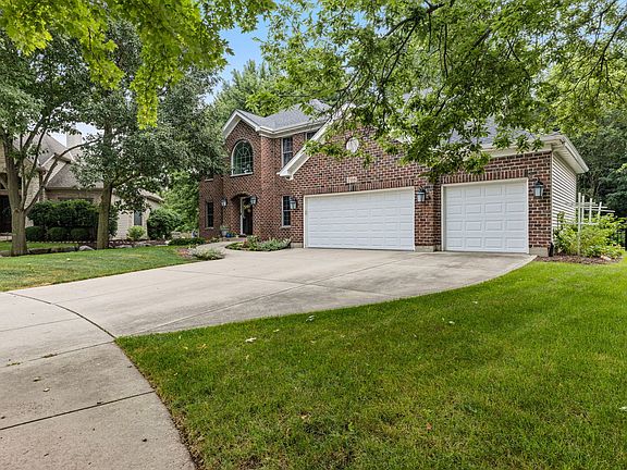 3rd image of 706 Norway Pl