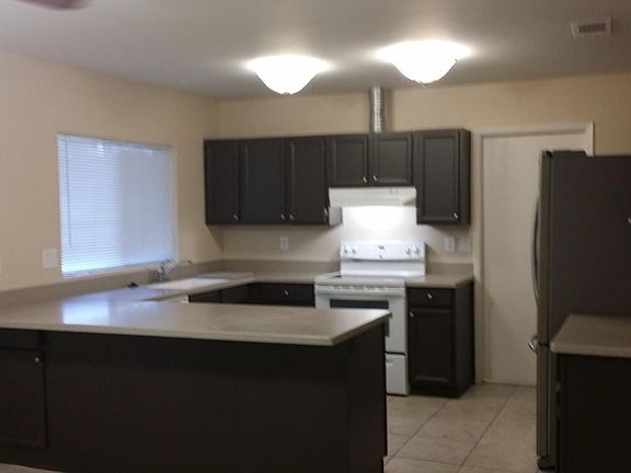 5th image of 2215 W Sequoia Dr