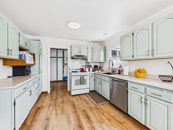 4th image of 1010 Pine St