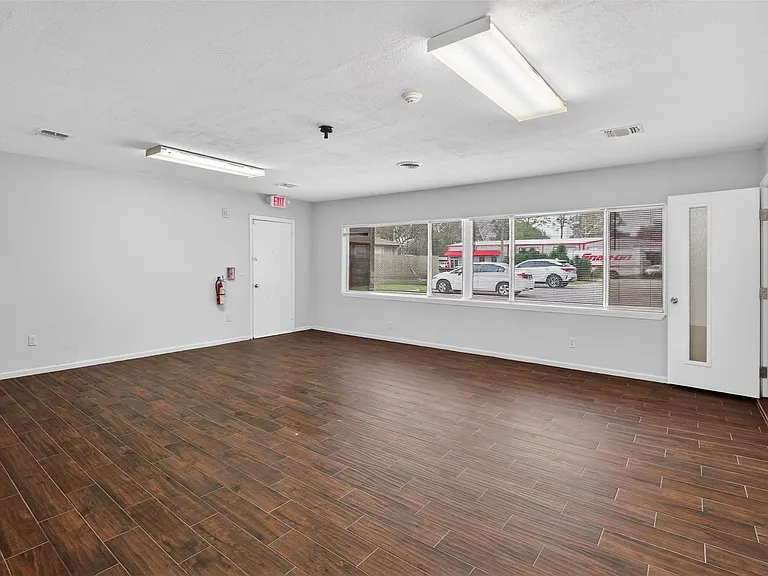 5109 E 5th St — Photo 7