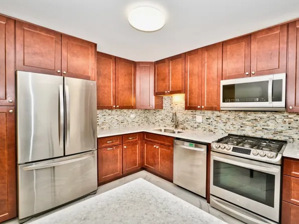 1206 E Fairview St APT 103, Arlington Heights, IL 60005