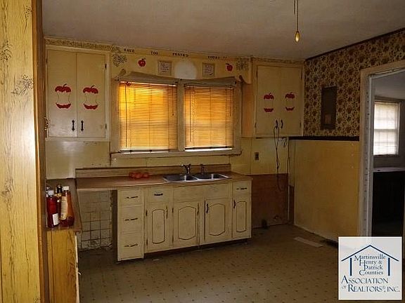4th image of 2221 Bassett Hts