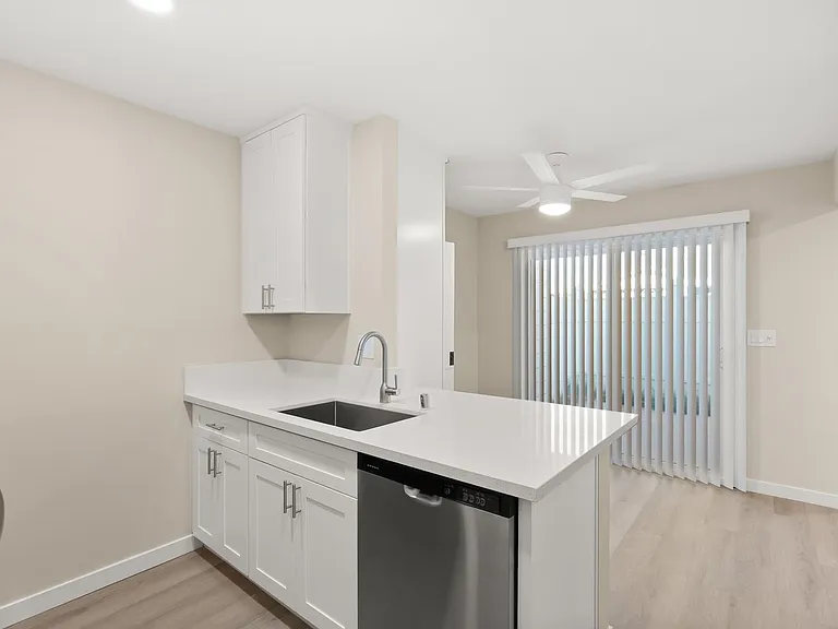 Concorde Apartments - Riverside, CA — Photo 24