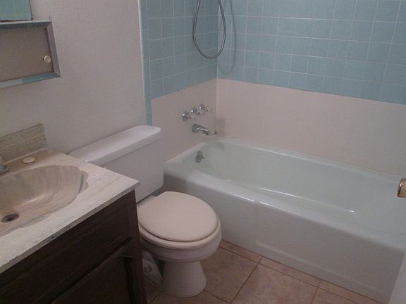 5th image of 558 Gurule St NW