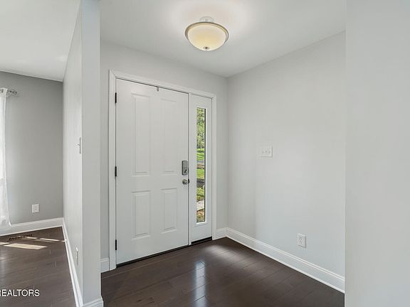 4th image of 9703 Clearwater Dr