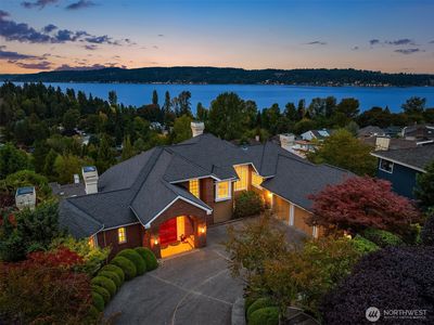8726 Paisley Drive NE, Seattle, WA, 98115