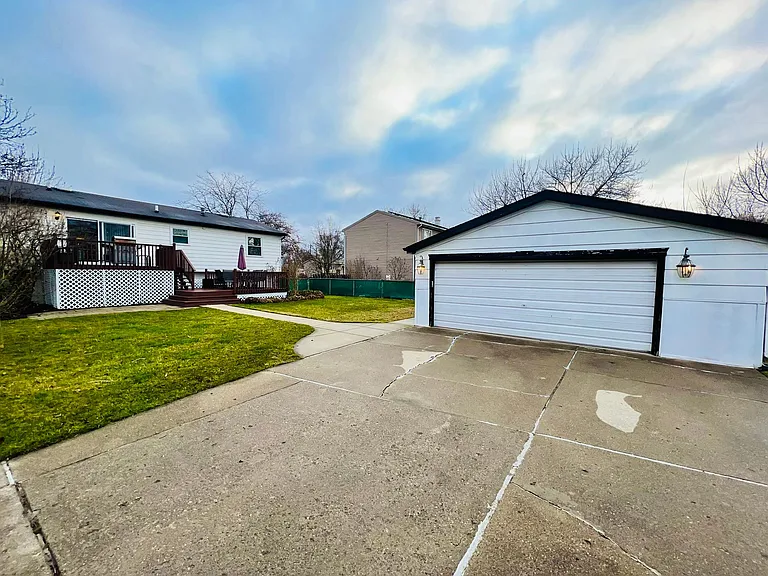 44453 Oregon Trl — Photo 24