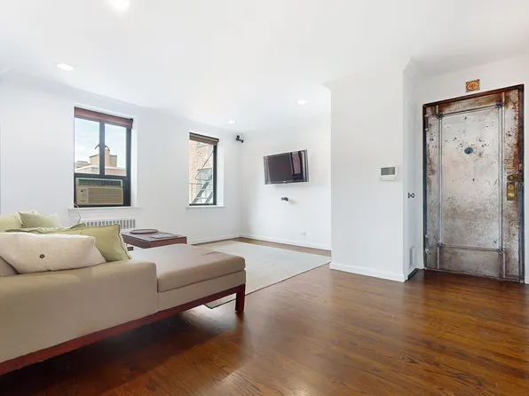 14 Bogardus Place image 11 of 17