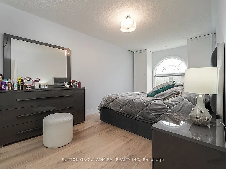 68 Addison St #2-& — Photo 24
