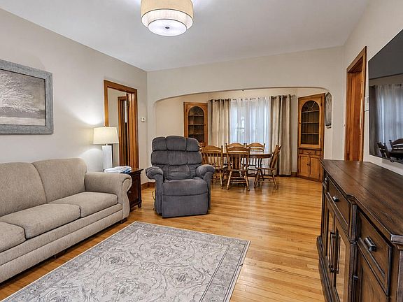 3rd image of 3758 S 3rd STREET