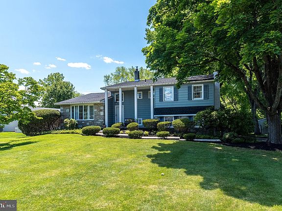 2nd image of 216 Windsor Dr