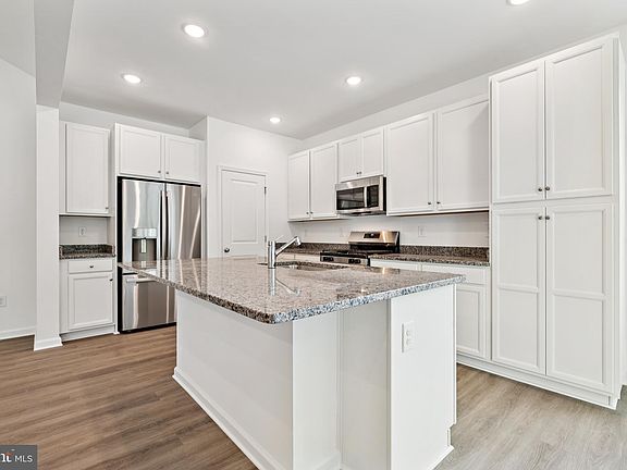 5th image of 36819 West Old Gate Dr