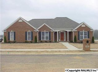 616 Avalon Dr, Hartselle, AL 35640