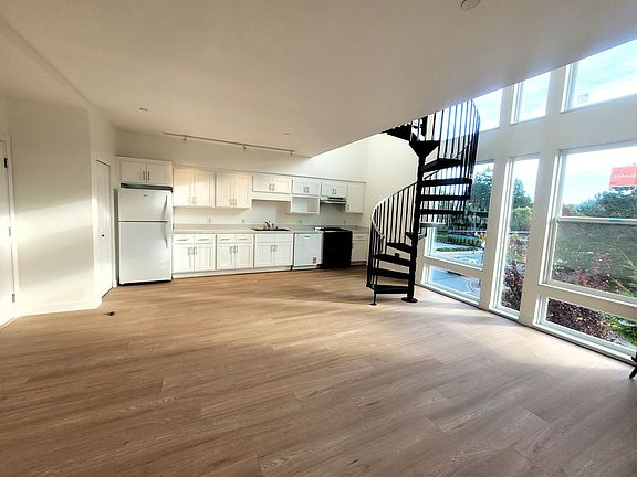 4th image of 399 H St #3B