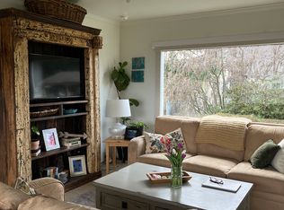 372 1/2 W Spruce St, Sequim, WA 98382