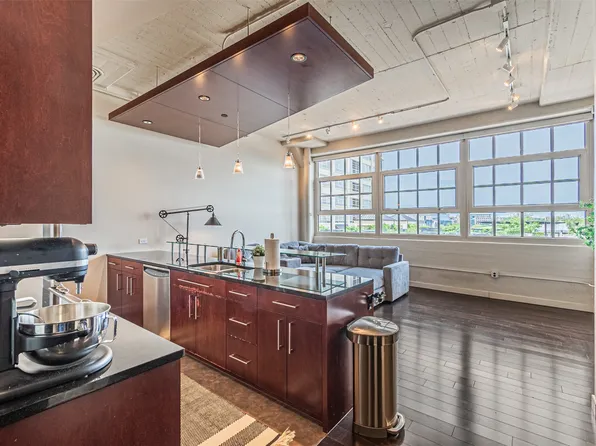 2600 W 7th St APT 2410, Fort Worth, TX 76107