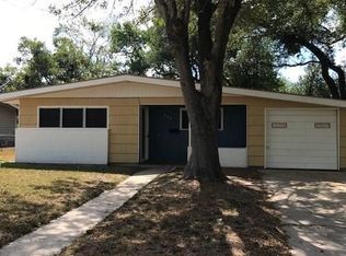 903 Fern Ln, Victoria, TX 77904