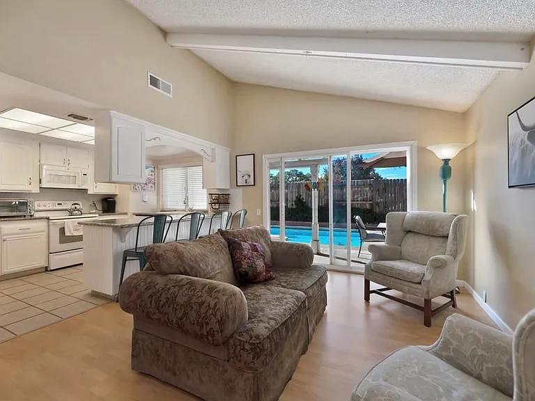 9349 Blue Oak Dr — Photo 10