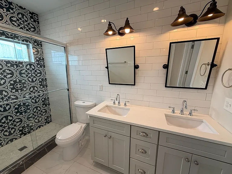 517 W Wright St — Photo 13
