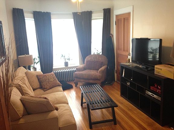 2nd image of 6821 N Wayne Ave #1