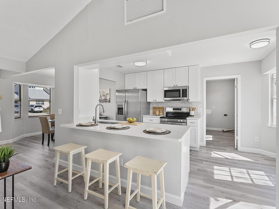 1st image of 11546 BROAD LEAF Drive