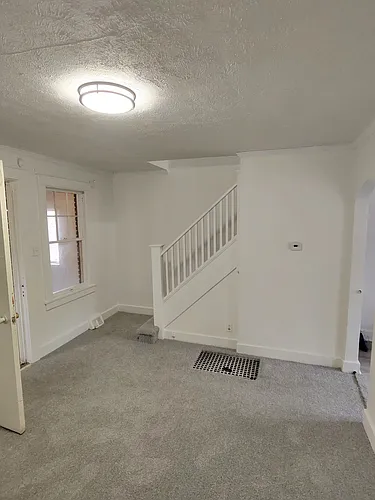 390 Ohio Ave Photo 1