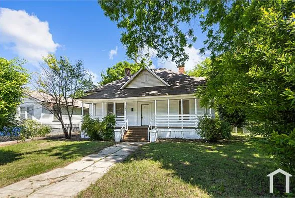 1540 Cleveland Ave SW — Photo 2