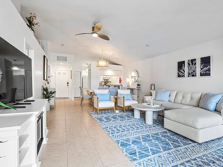 913 Club Dr — Photo 17