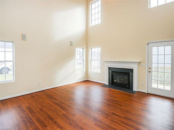 4th image of 1101 Quinlan Dr