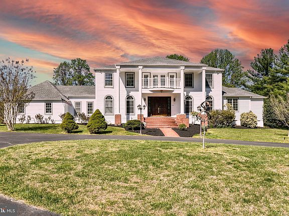 4th image of 726 Gouldman Ln