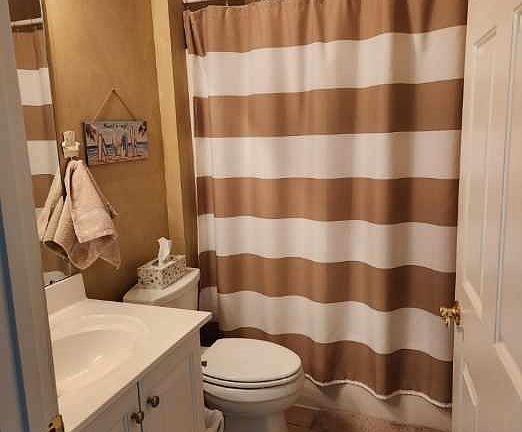 3rd image of 37928 Bayview Cir E