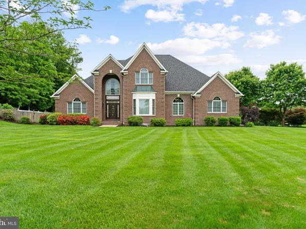 901 Saint Michael Dr, Gambrills, MD 21054