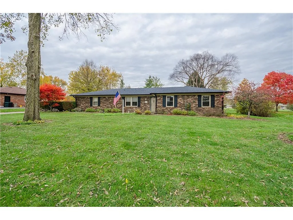 2204 Alexandria Dr photo 1