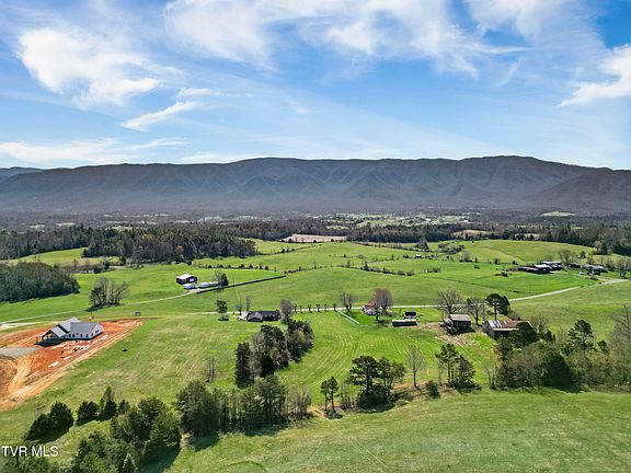 5th image of 2 Red Hill Rd