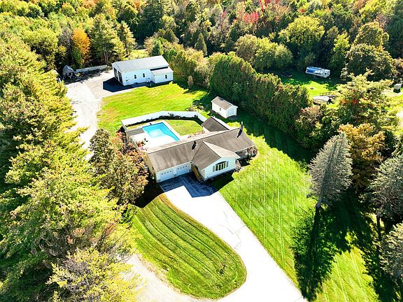 5th image of 724 Stone Bridge Rd