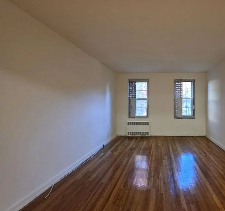 1st image of 140-18 Burden Cres #402A