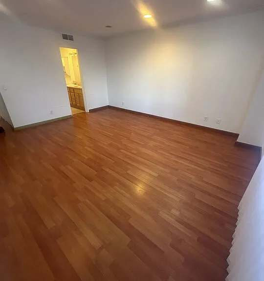 100 S Doheny Dr #213 — Photo 39