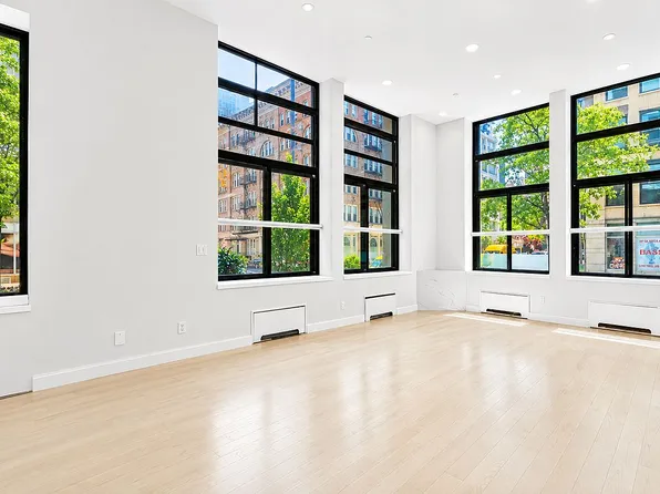 181 Hudson St APT 1A, New York, NY 10013