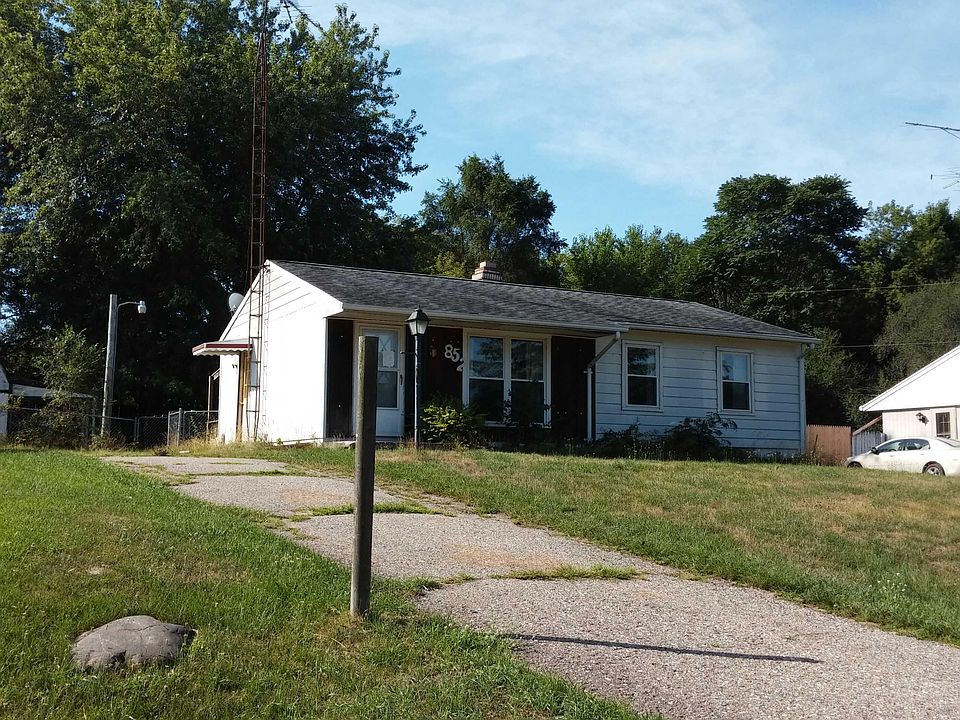 2nd image of 852 Athena Dr
