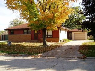 919 Gail Pl, Fort Atkinson, WI 53538