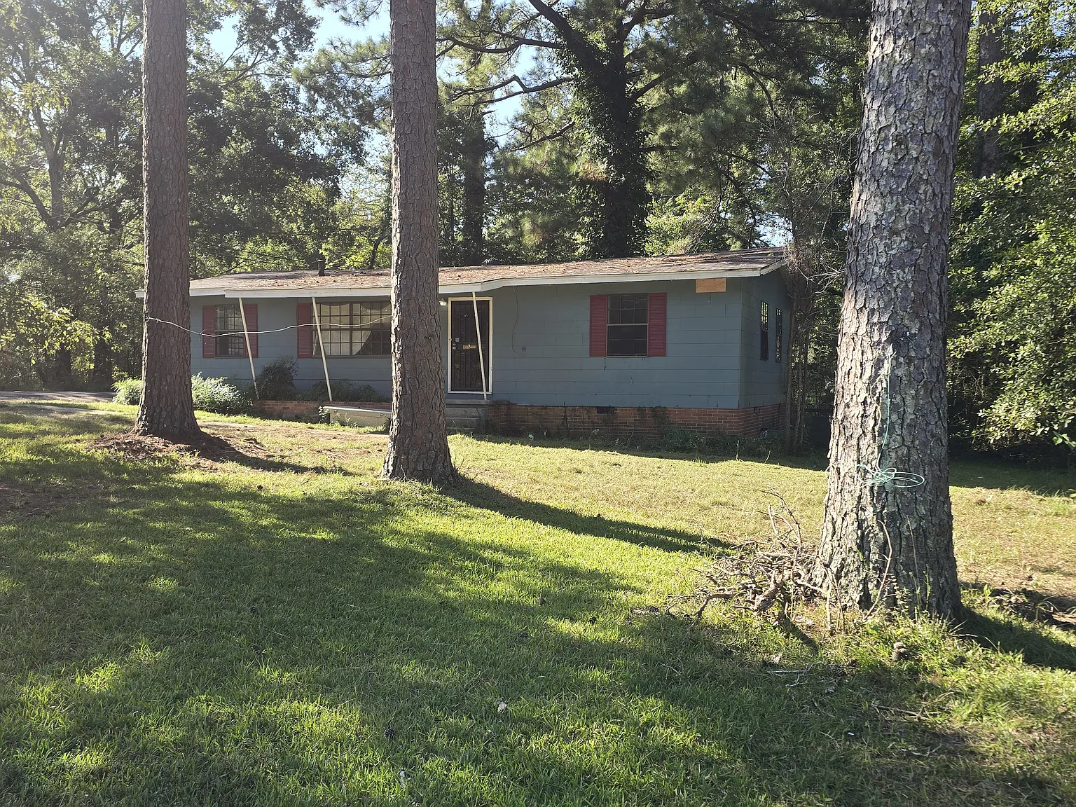 3 bed, 1248 sqft, $900 — Photo 1