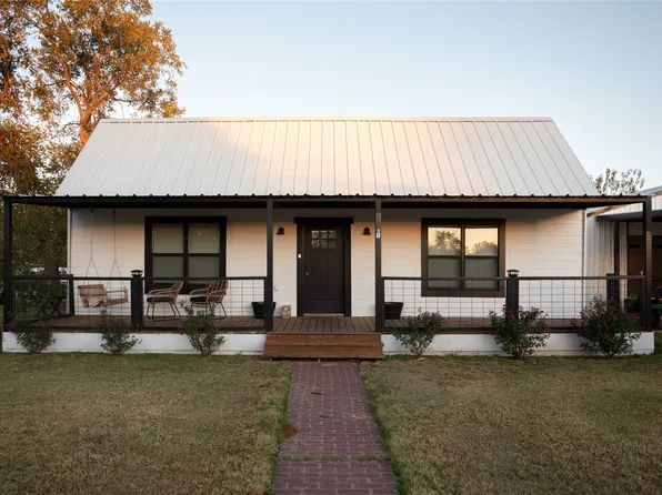 541 Chestnut St, Baird, TX 79504