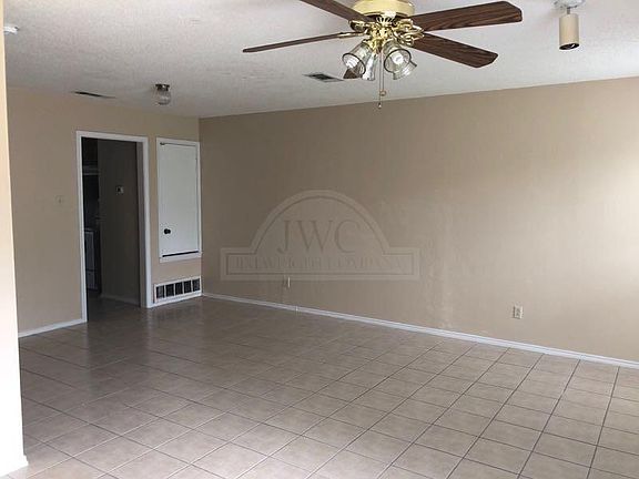 2nd image of 4502 Lago Cir #B