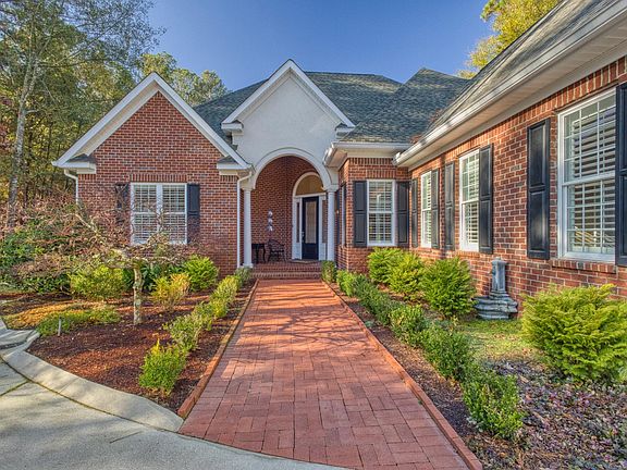 2nd image of 213 Birch Tree Cir