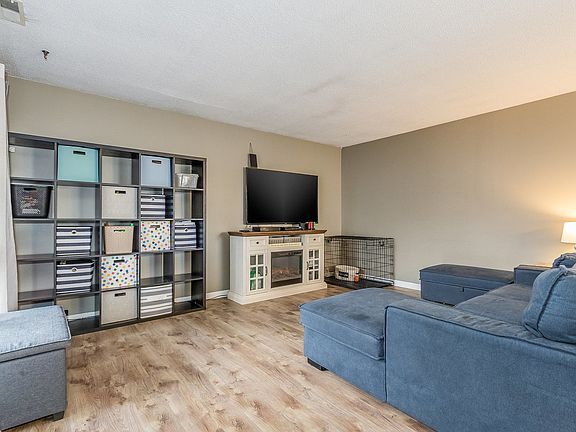 2nd image of 2653 Foxglove St