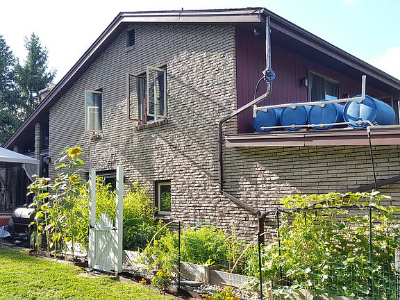 Garden with Rainwater System