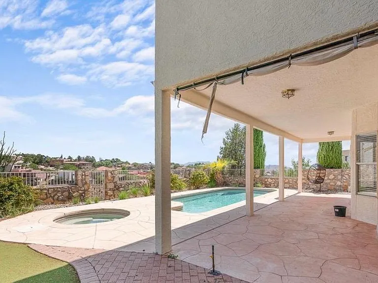 684 Moondale Dr — Photo 13