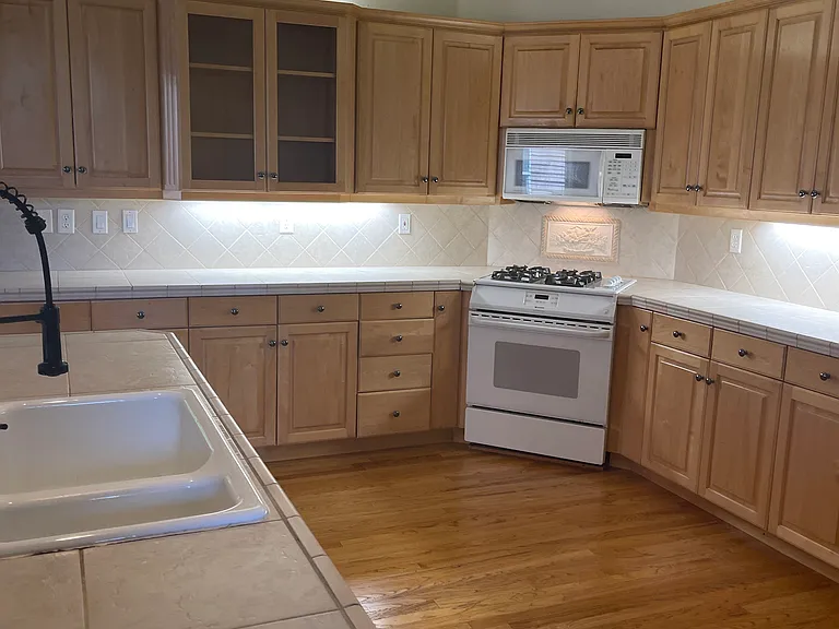 13432 NW Hartford St — Photo 5
