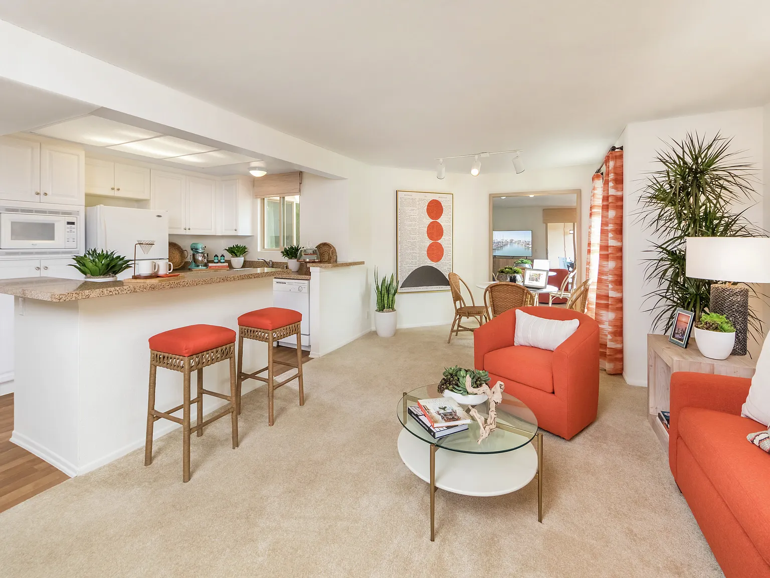 Dartmouth Court Apartments — Photo 1