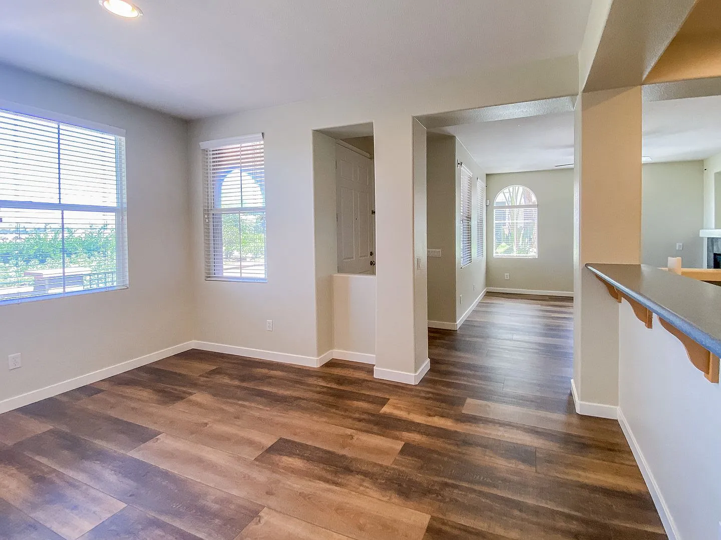 Torrey Highlands 3BR Townhome with Garage — Photo 4